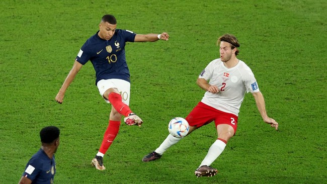 Polandia memiliki mimpi meredam Kylian Mbappe demi menjungkalkan Prancis di babak 16 besar Piala Dunia 2022, Minggu (4/12).