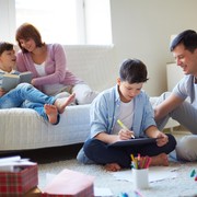 Sering Dinobatkan Jadi Negara Terbahagia, Ini 6 Kiat Parenting ala Orangtua Finlandia