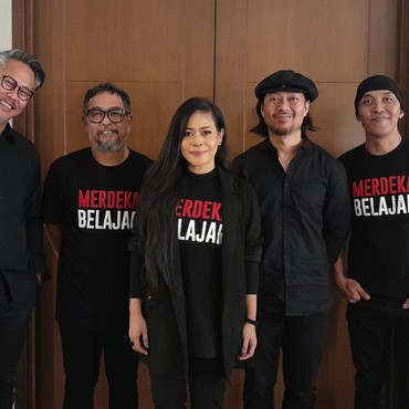 Lirik Lagu Pergi - Cokelat