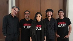 Lirik Lagu Pergi - Cokelat