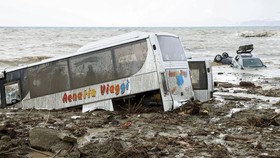 FOTO: Luluh Lantak Pulau Ischia Italia Setelah Diterjang Longsor