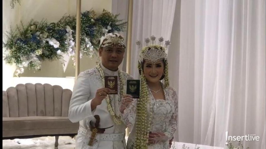 Momen pernikahan Kiki Amalia dan Agung