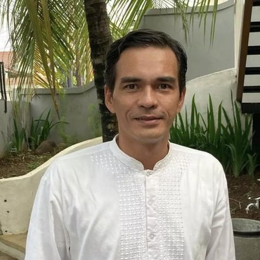 Nikahi Gadis Muda, Teddy Syah Kasih Mahar Cincin Berlian & Logam Mulia