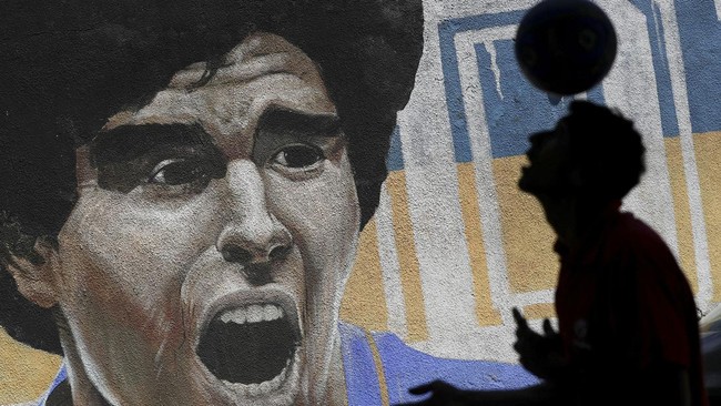 FOTO: Mural 2 Tahun Kematian Maradona di Penjuru Argentina