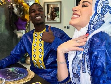 Pesona Zulay Pogba saat pakai hijab mencuti atensi warganet di media sosial. Pesona Zulay Pogba saat pakai hijab mencuti atensi warganet di media sosial.
