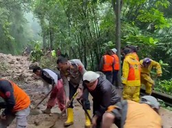 Diterjang Longsor, Jalur Lembang-Maribaya Ditargetkan Bisa Dilalui Malam Ini