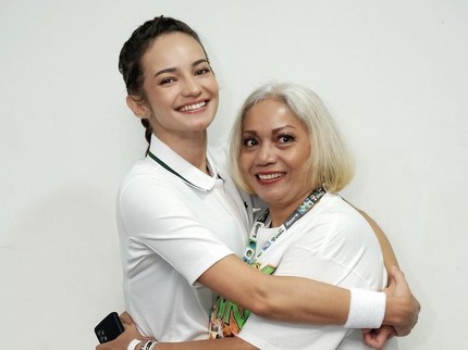 5 Potret Enzy Storia dan Ibunda yang Jarang Tersorot, Sama-sama Cantik