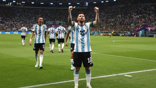 Lionel Messi mengungkapkan anak-anaknya jatuh sakit setelah timnas Argentina dikalahkan Arab Saudi 1-2 di Piala Dunia 2022, Selasa (22/11) lalu.