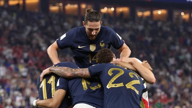 Kesuksesan Prancis mengalahkan Denmark sekaligus menghapus kutukan juara bertahan Piala Dunia tak lolos fase grup.
