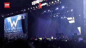 VIDEO: Kala Vokalis Weezer Tampil Ciamik dengan Bahasa Indonesia