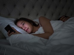 Pakar UI Jelaskan Dampak Sleep Call, Benarkah Bisa Bikin Cepat Tidur?