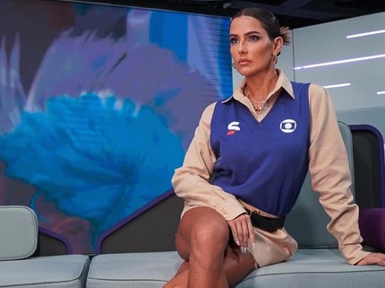 7 Potret Deborah Secco, Bunda Satu Anak Presenter TV Piala Dunia 2022 Qatar