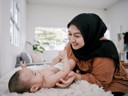 Kapan Ibu Menyusui Harus Membatalkan Puasa? Simak Aturannya Bun