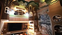 <p>Dilengkapi banyak mainan dan boneka, bahkan Ashanty dan Anang juga menyediakan fasilitas lainnya seperti seluncuran, meja kecil, dan televisi, lho, Bunda. (Foto: YouTube The Hermansyah A6)</p>