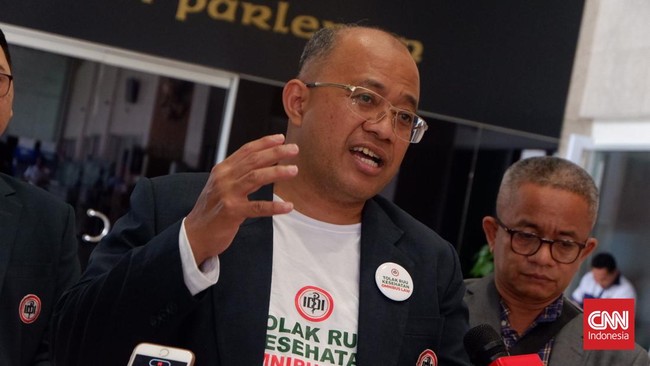 IDI mendorong pemerintah agar menyegerakan booster kedua vaksin Covid-19 untuk masyarakat umum demi menekan keparahan dan kematian pasien virus corona.