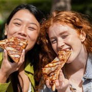 Kalau Mau Terlihat Cantik Awet Muda, 7 Makanan Ini Perlu Kamu Hindari Agar Kulit Tetap Sehat dan Nggak Cepat Menua!