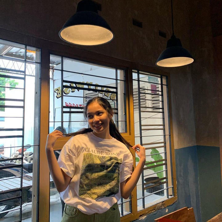 <p>Bersamaan dengan perayaan ulang tahunnya pada bulan Juni lalu, Shakiena mengadakan syukuran usai perilisan single pertamanya. Hebat banget, ya! (Foto: Instagram: @shakiena.azalea)</p>