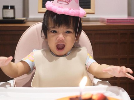 7 Potret Gemas Nakeya, Putri Bungsu Nola B3 yang Sudah Genap Satu Tahun