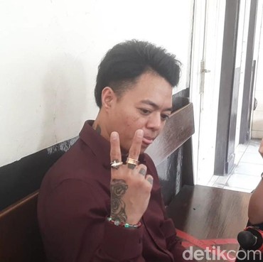 Masih Proses Cerai, Reza Arap Dapat Pertanyaan Intim dari Netizen