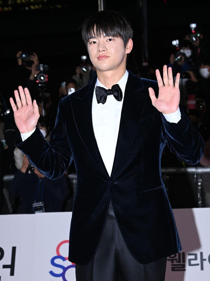 Seo In Guk di Blue Dragon Film Awards 2022