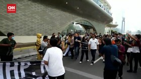 VIDEO: Polisi Bubarkan Unjuk Rasa Tentang Pengesahan Rkhup Di Area Cfd