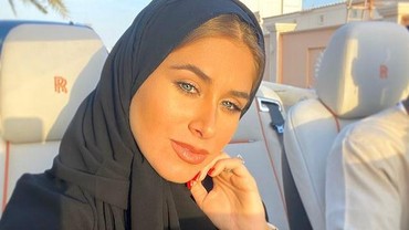7 Potret Cantik & Berhijab Zulay Pogba WAGs Prancis Istri Paul Pogba