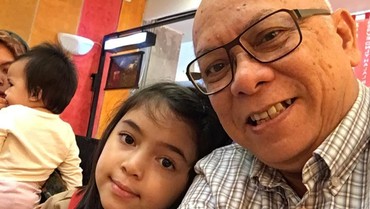 img-title Ayah Ben Kasyafani Meninggal, Sienna Kenang Momen Manis dengan Sang Kakek