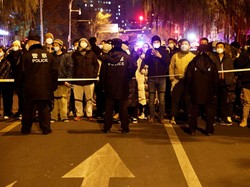 China Cari Demonstran yang Protes Pembatasan COVID-19
