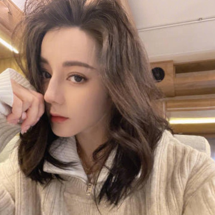 <p>Sebagai sosok yang mengisi urutan ke 58 dalam daftar bergengsi tersebut, Dilraba Dilmurat juga dikenal sebagai sosok yang berprestasi di dunia hiburan.(Foto: Weibo Dilraba Dilmurat)<br /><br /><br /></p>