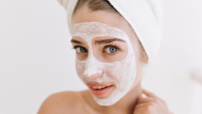 Orang Jepang Pakai Masker Beras untuk Wajah Sehat Glowing, Ini Ragam Manfaat & Cara Membuatnya yang Bisa Dicontek!