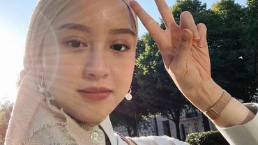 img-title Gita Savitri Sebut Punya Anak Bikin Cepat Tua, Nama Sophia Latjuba Terseret