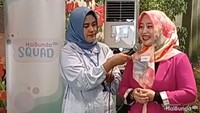 <p>Kenalan dulu nih, Bunda Mina salah satu member HaiBunda Squad Jawa Barat (Jabar). "Saya gabung HaiBunda Squad sejak pandemi, Bun. Senang banget bisa gabung di komunitas sebesar ini," begitu kesan Bunda asal Tasikmalaya ini. (Foto: Tim HaiBunda)</p>