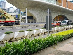Viral! Ada Titanic Terdampar di Tengah Kota Jakarta