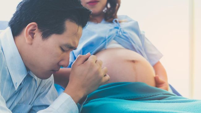 Viral Komentar Ayah Sarankan Pria agar Menyaksikan Langsung Istrinya Melahirkan, Alasannya Bikin Haru