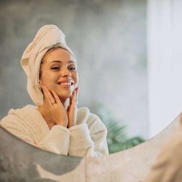 No Tipu-tipu, 10 Kebiasaan Baik Ini Bisa Membuat Wajah Sehat Glowing, Beauties Coba Deh Terapkan!