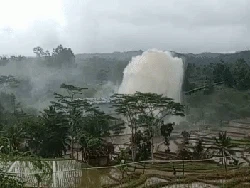 Pipa PLTMH di Garut Jebol, Pasokan Listrik Aman?