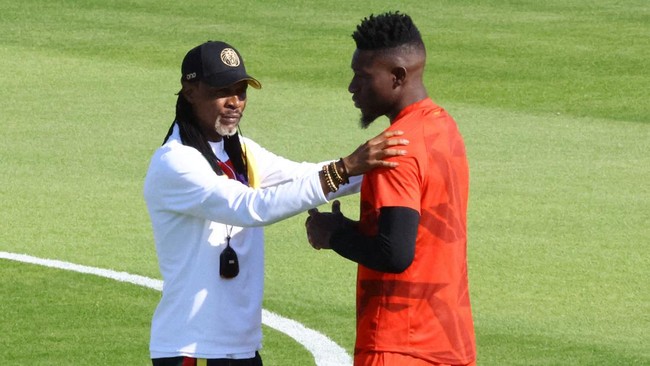 Kamerun resmi menjatuhkan hukuman untuk kiper Andre Onana di Piala Dunia 2022 yang dikabarkan menolak perintah pelatih Rigobert Song.