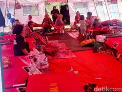 Memilih Setia di Pengungsian Cianjur daripada Pulang