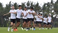 FOTO: Aura Positif Latihan Perdana Timnas Indonesia Di Bali ...