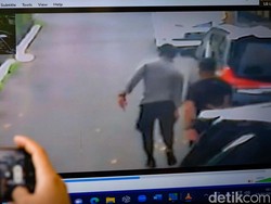 Urusan Sarung Tangan Sambo Jadi Polemik Usai CCTV Ditampilkan