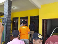 Suasana Olah TKP Rumah Sekeluarga di Mertoyudan Tewas Diracun