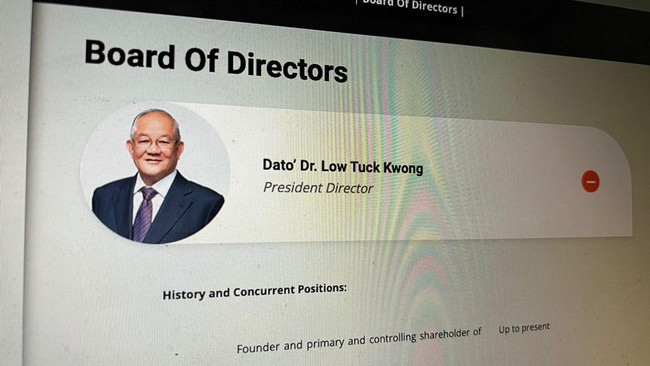 Low Tuck Kwong menggeser Hartono bersaudara dari posisi orang terkaya RI versi real time Forbes karena kinerja saham PT. Bayan Resources.
