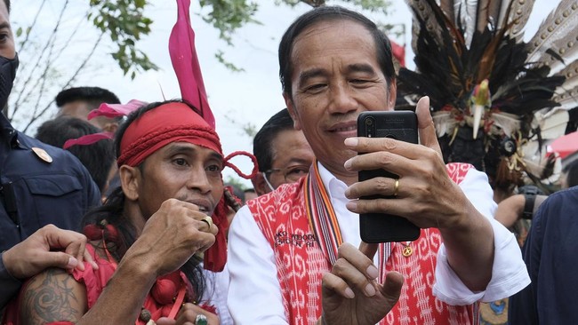 Jokowi soal RI Kalah di WTO: Nggak Apa-apa Ajukan Banding Presiden Jokowi mengatakan akan mengajukan banding atas kekalahan Indonesia dalam gugatan larangan ekspor nikel oleh Uni Eropa ke WTO.
