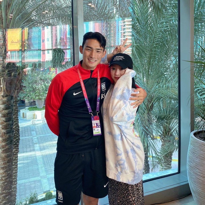 <p>Soyeon, eks member girl group T-ara menikah dengan Cho Yu Min, pemain Timnas korea Selatan, Bunda. Sebelumnya, pernikahan pasangan ini tertunda karena harus menunggu Cho Yu Min diumumkan sebagai anggota timnas menjelang Piala Dunia FIFA Qatar 2022. (Foto: Instagram @melodysoyani)<br /><br /><br /></p>