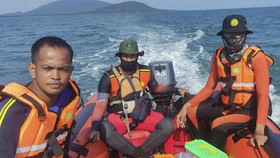 FOTO: Pencarian Korban Helikopter Polri yang Jatuh di Belitung Timur