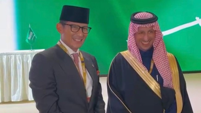 Menparekraf Sandiaga Uno bertemu dengan Menteri Pariwisata Kerajaan Arab Saudi, Ahmed Al Khatieb di ajang World Travel & Tourism Council (WTTC), Riyadh.