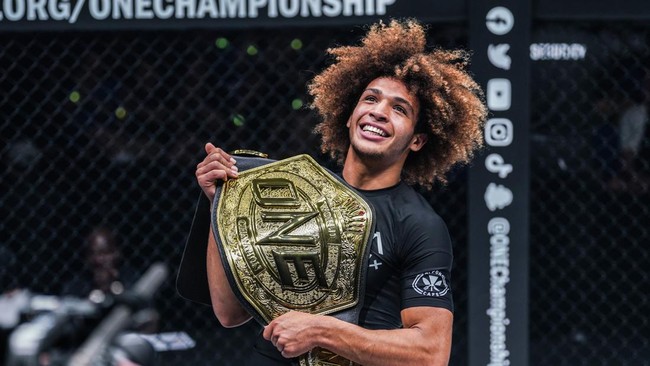 Kade Ruotolo akan menjamu seorang penantang dan Juara Dunia BJJ berkali-kali, Matheus Gabriel, yang menandai laga Kejuaraan Dunia keempat ajang blockbuster.