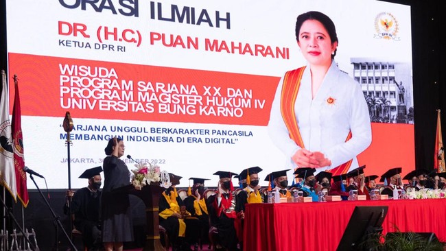 Puan Maharani mengajak pemuda untuk meneruskan cita-cita Bung Karno dalam membangun karakter bangsa saat mengisi orasi ilmiah di UBK.