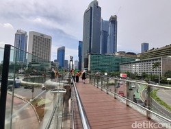 Warga Keluhkan Tak Ada Toilet hingga Lift di Halte Bundaran HI