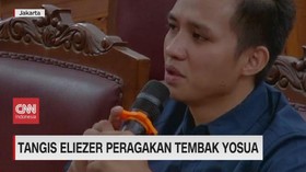 VIDEO: Tangis Eliezer Peragakan Tembak Yosua
